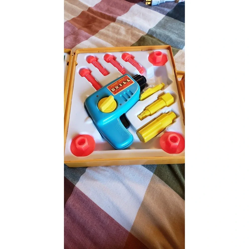 Vintage 1977 Fisher Price Tool Kit #924 Carrying Case Working Drill Pieces